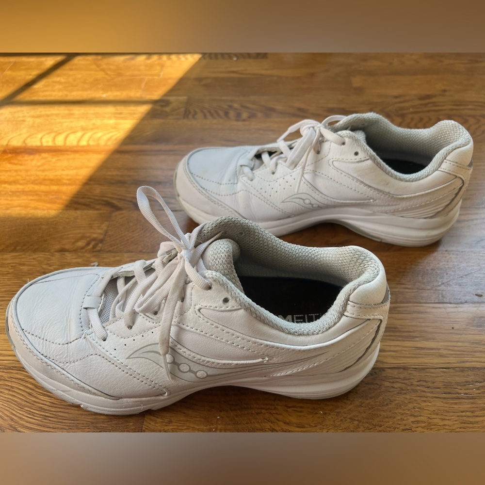 SAUCONY WOMEN'S INTEGRITY WALKER 3 - white - size 8.5W